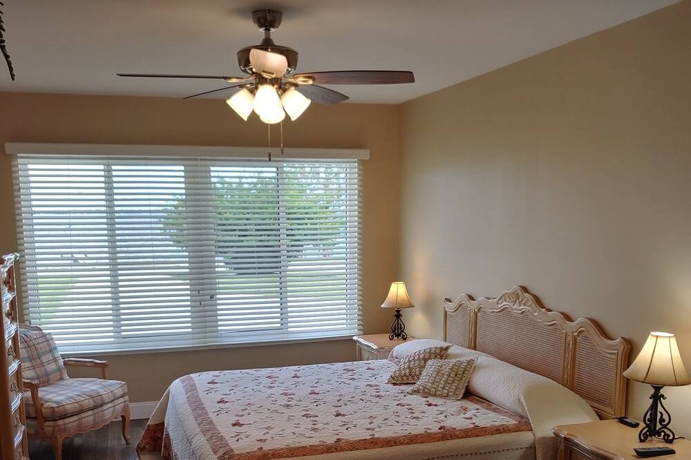 Photo of Bedroom in Sebring