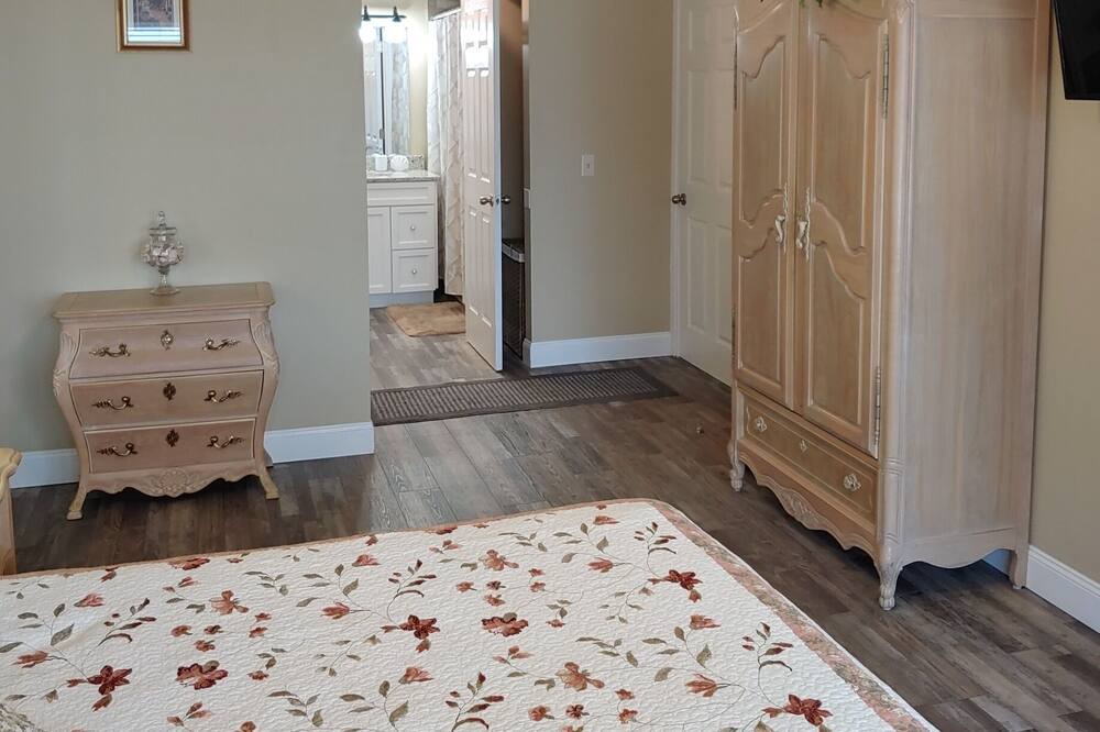 Photo of Bedroom in Sebring