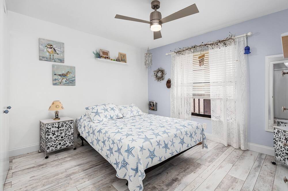 Photo of Bedroom in Riverbend Country Club