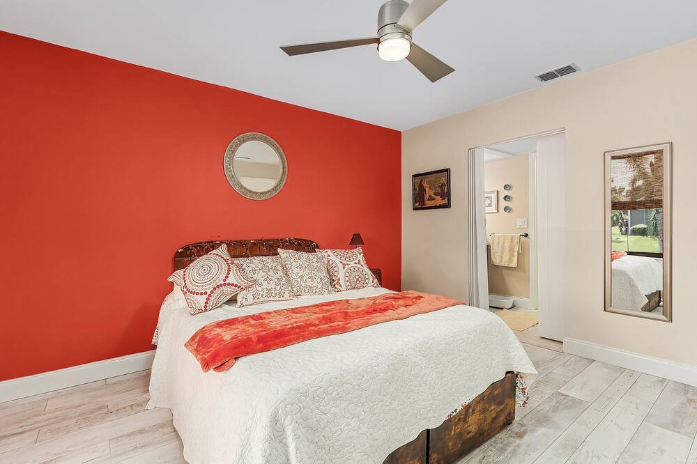 Photo of Bedroom in Riverbend Country Club