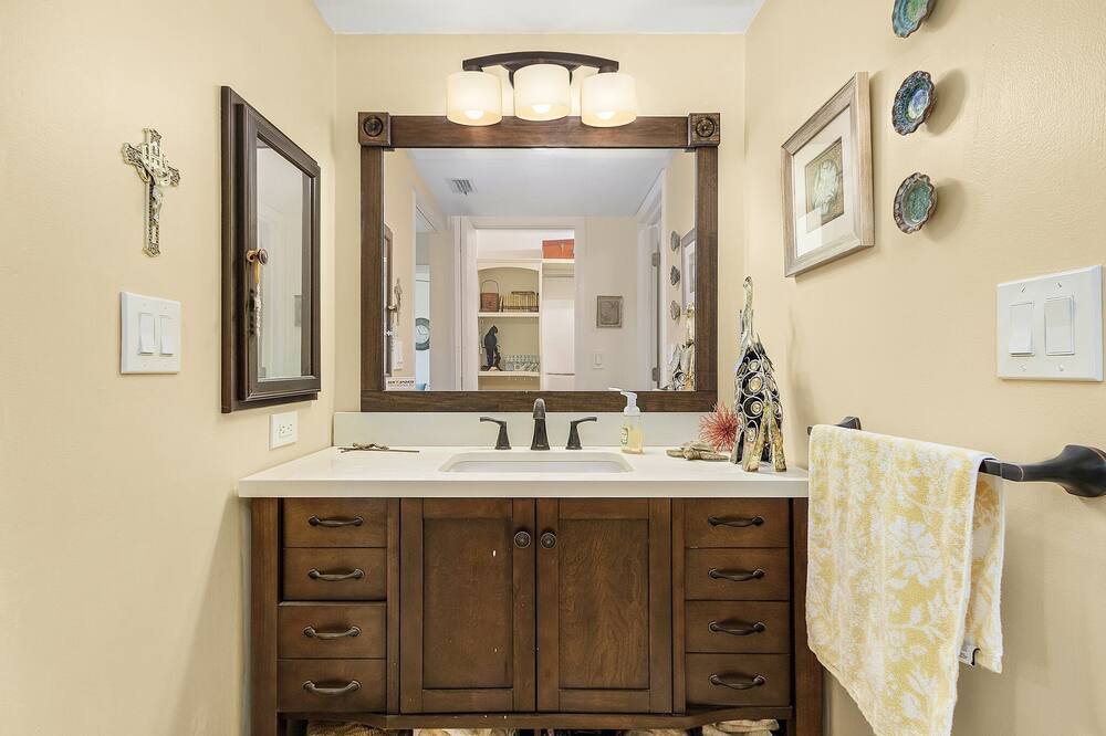 Photo of Bathroom in Riverbend Country Club