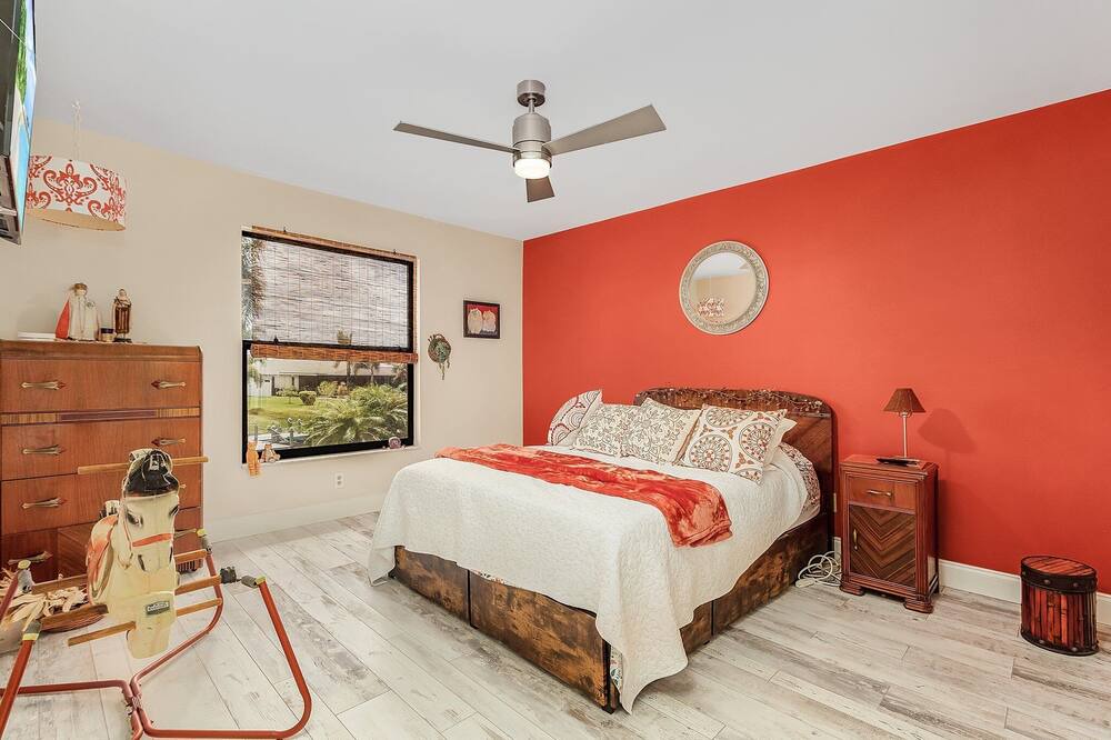 Photo of Bedroom in Riverbend Country Club