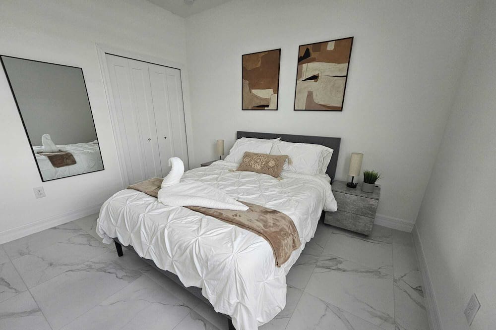 Photo of Bedroom in Diplomat