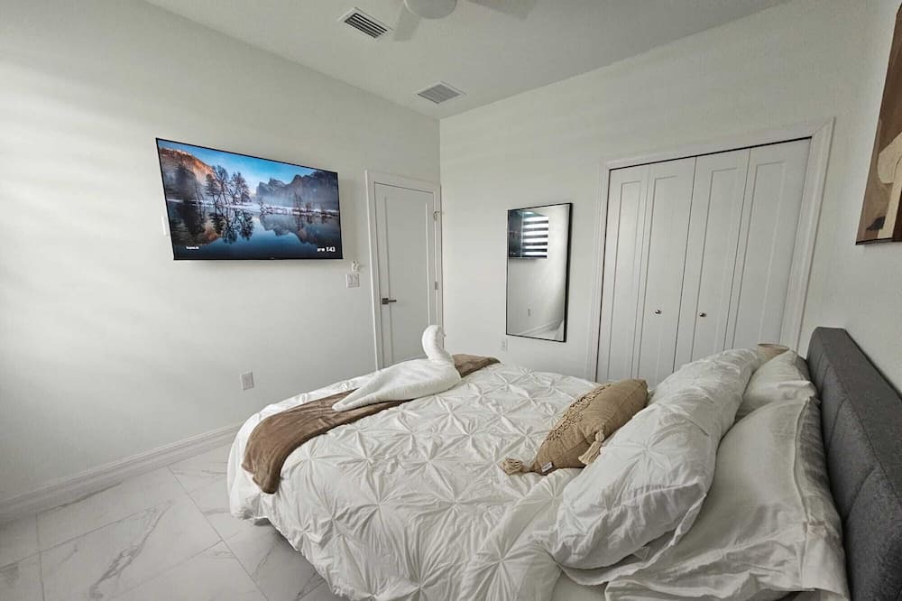 Photo of Bedroom in Diplomat