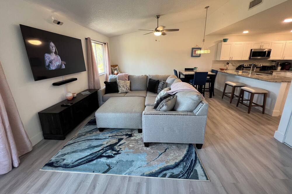 Photo of Livingroom in Biggar