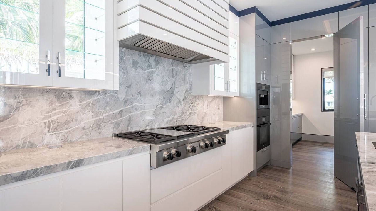 Photo of Kitchen in Royal Harbor