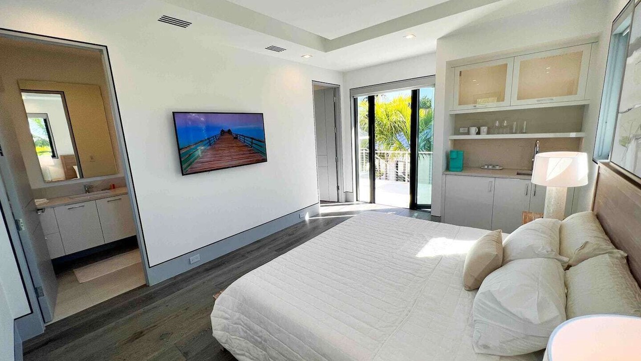 Photo of Bedroom in Royal Harbor