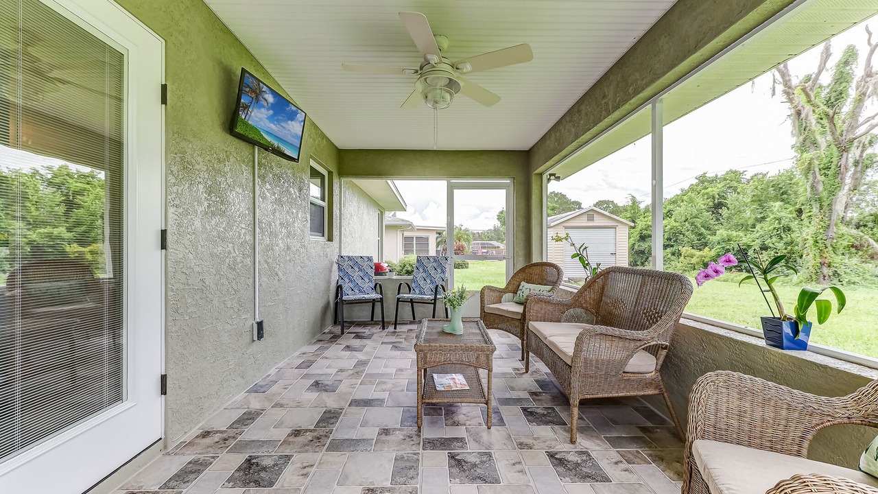 Photo of Patio Balcony in Sebring