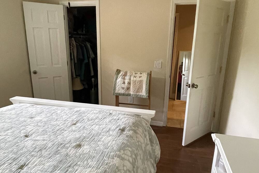 Photo of Bedroom in Lakeland Highlands