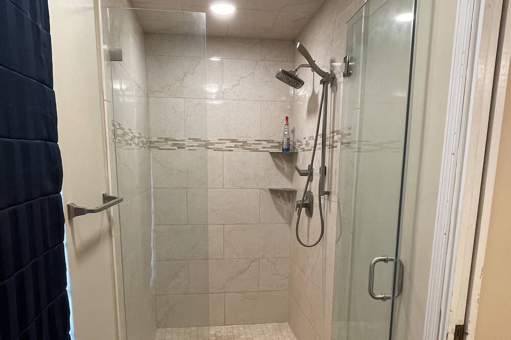 Photo of Bathroom in Lakeland Highlands