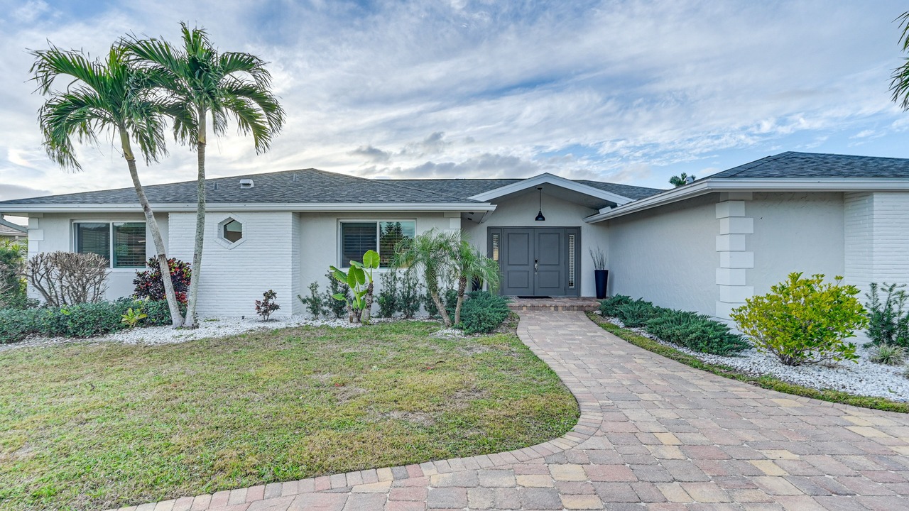 Photo of Outdoor in Imperial Golf Estates