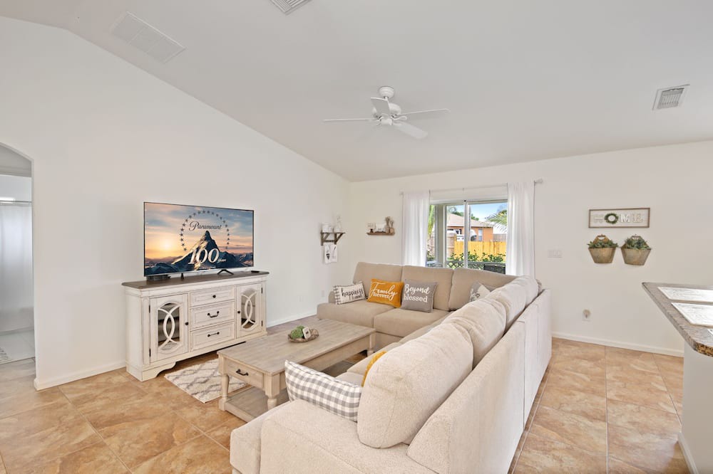 Photo of Livingroom in Port Saint Lucie