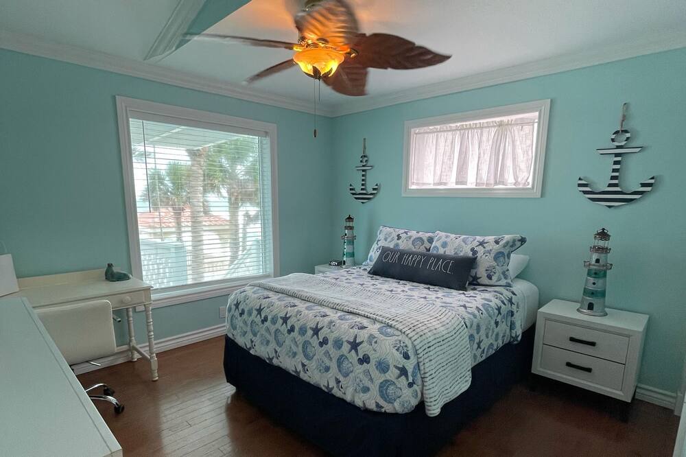 Photo of Bedroom in Floridana Beach