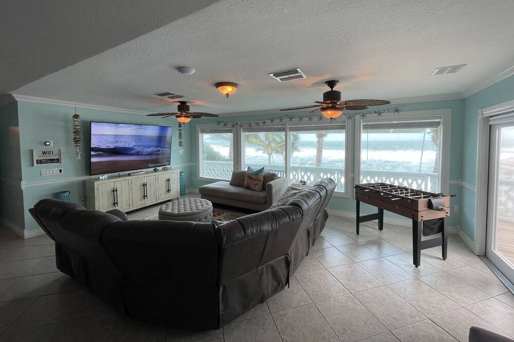 Photo of Bedroom in Floridana Beach