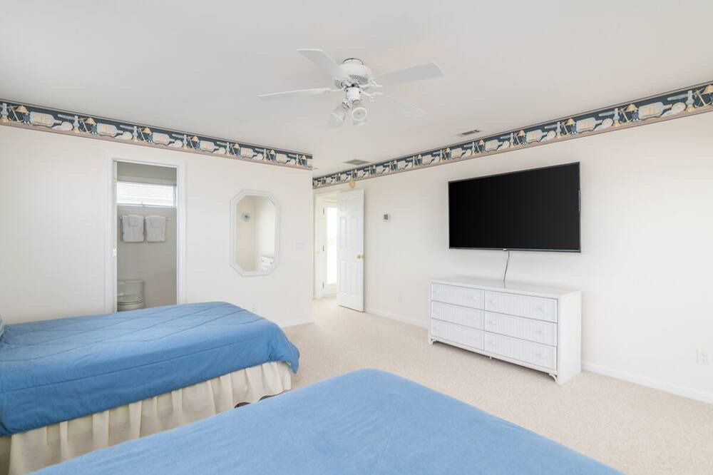 Photo of Bedroom in Beachwalk