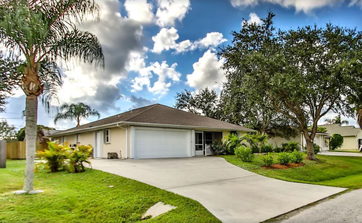 Photo of Outdoor in Sebastian Highlands