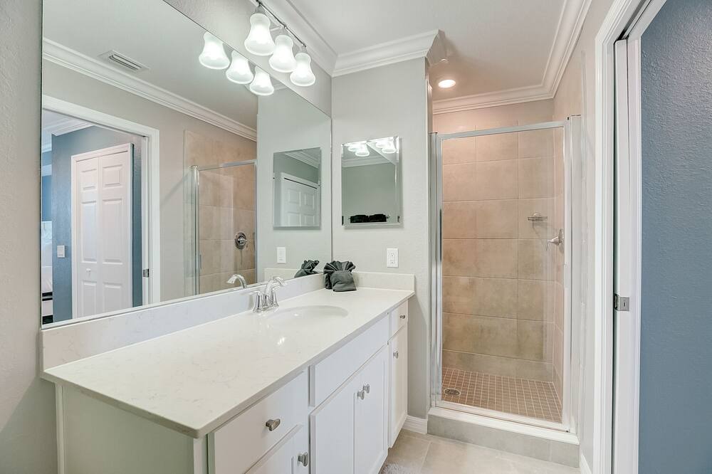Photo of Bathroom in Lakewood Ranch