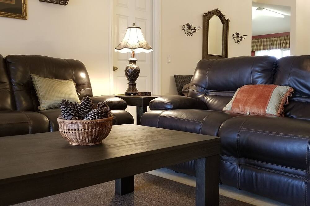 Photo of Livingroom in Westbrooke