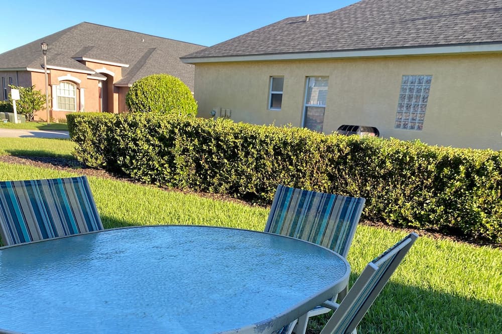 Photo of Patio Balcony in Sebring