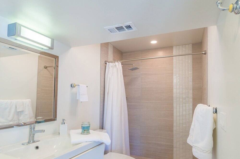 Photo of Bathroom in Melbourne Beach