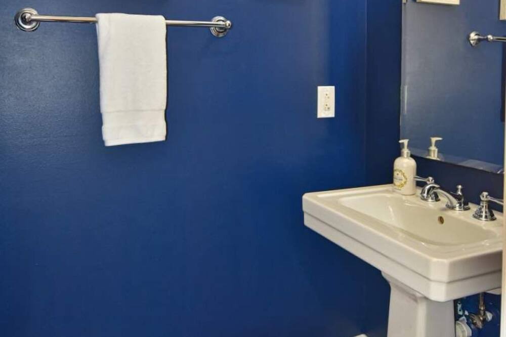 Photo of Bathroom in Islamorada