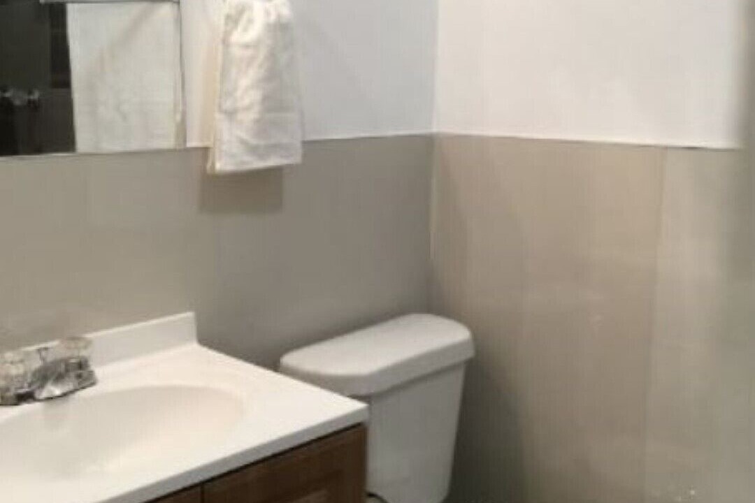 Photo of Bathroom in Allapattah