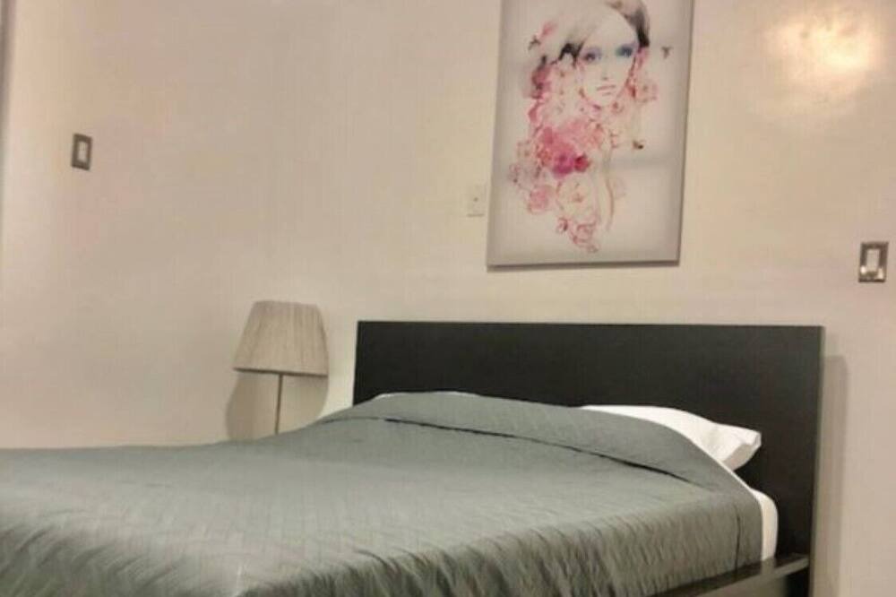 Photo of Bedroom in Allapattah