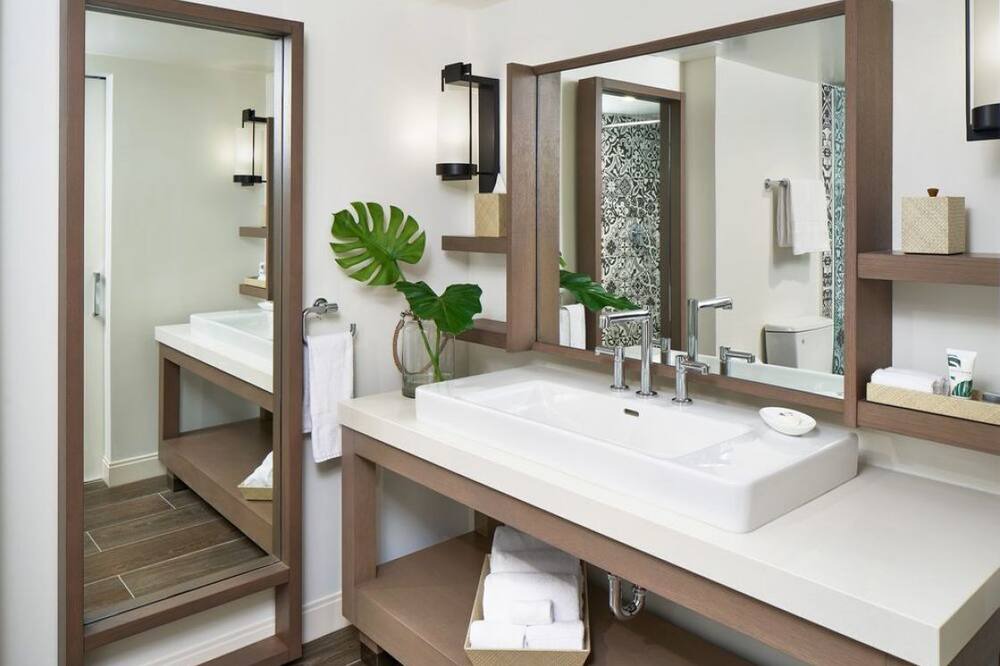 Photo of Bathroom in Rock Harbor