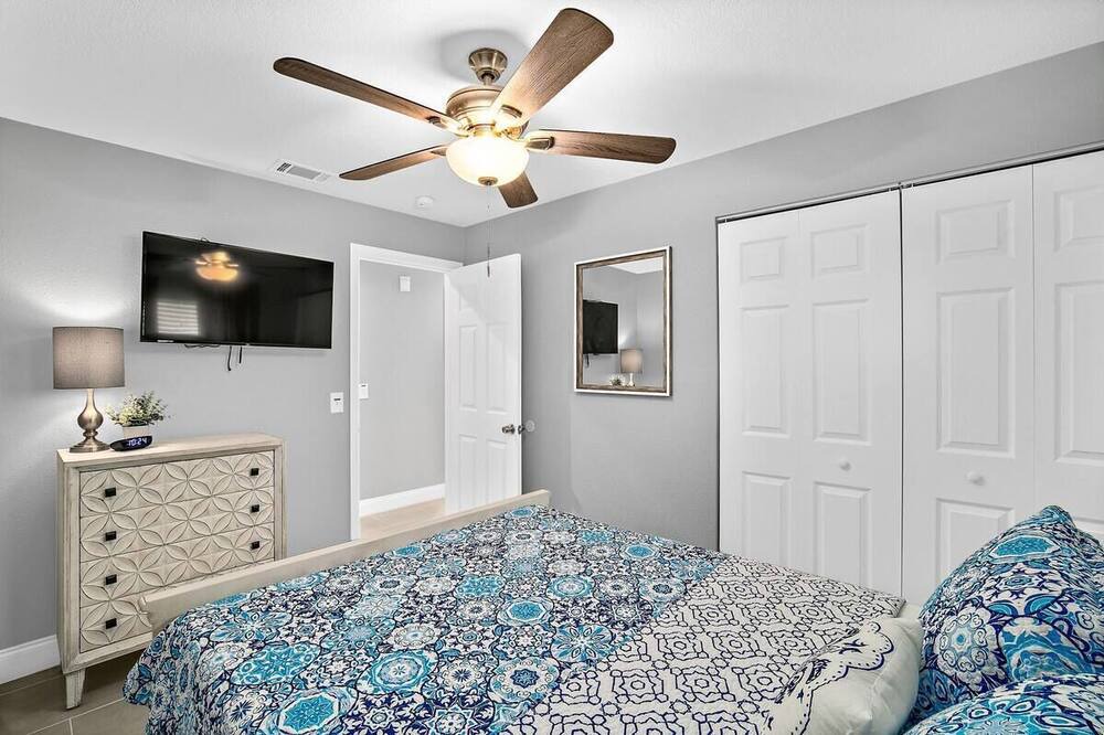 Photo of Bedroom in Tropic
