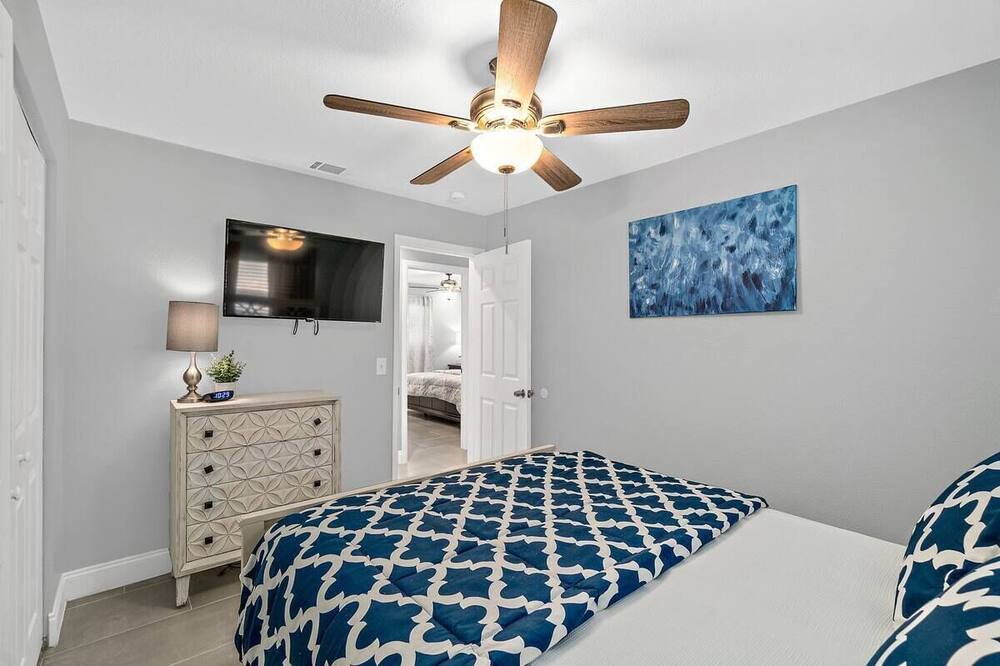 Photo of Bedroom in Tropic