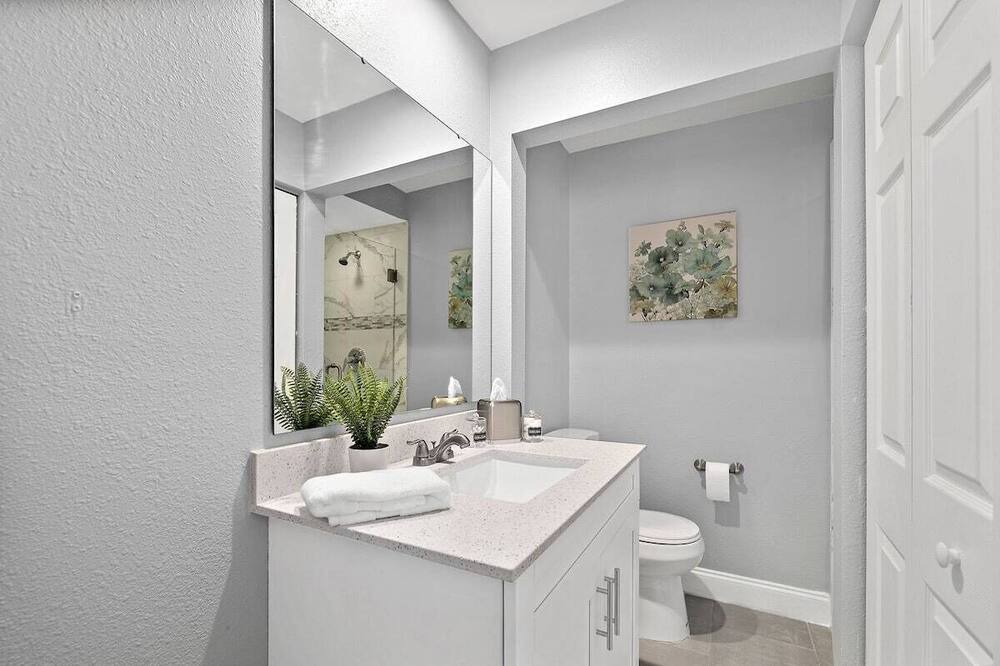 Photo of Bathroom in Tropic