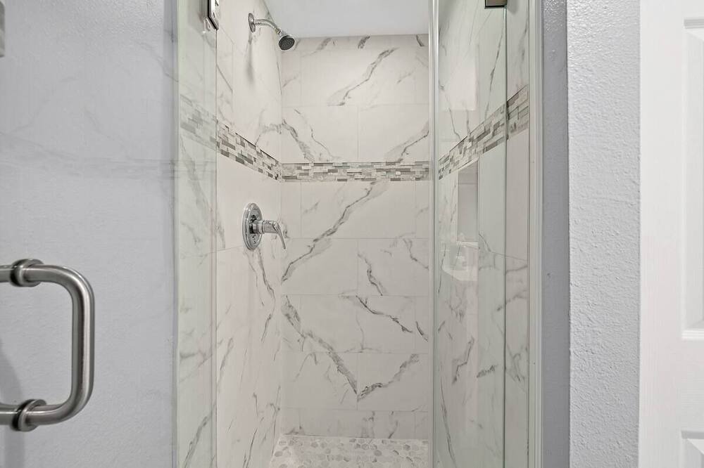 Photo of Bathroom in Tropic