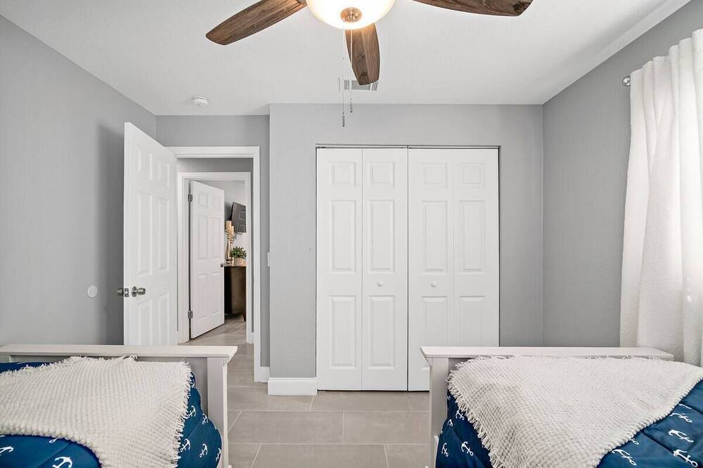 Photo of Bedroom in Tropic