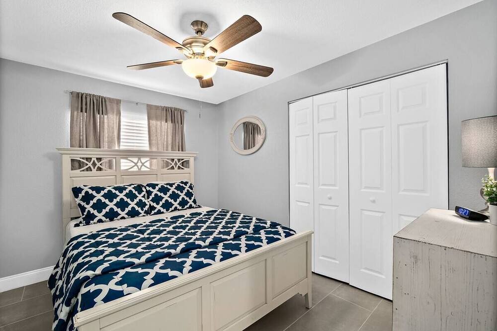 Photo of Bedroom in Tropic