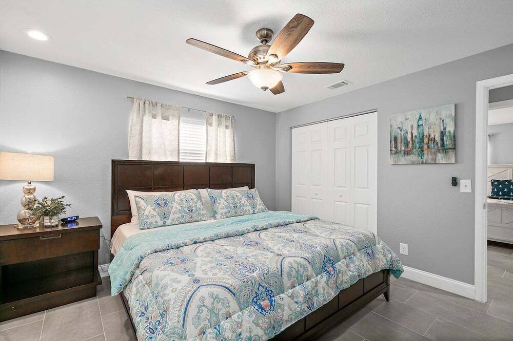 Photo of Bedroom in Tropic
