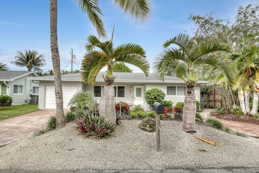 Photo of Outdoor in Juno Beach