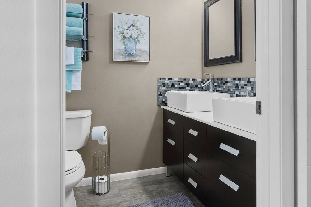 Photo of Bathroom in Seminole