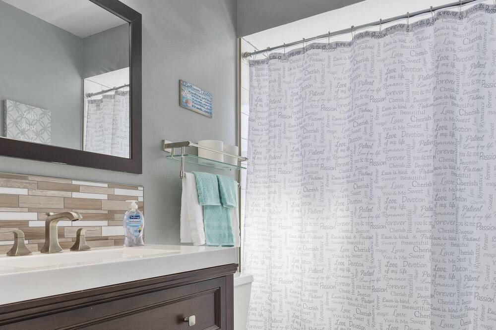 Photo of Bathroom in Seminole