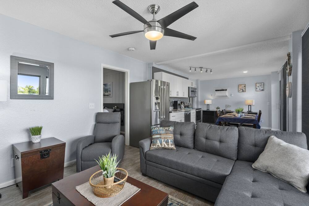 Photo of Livingroom in Seminole