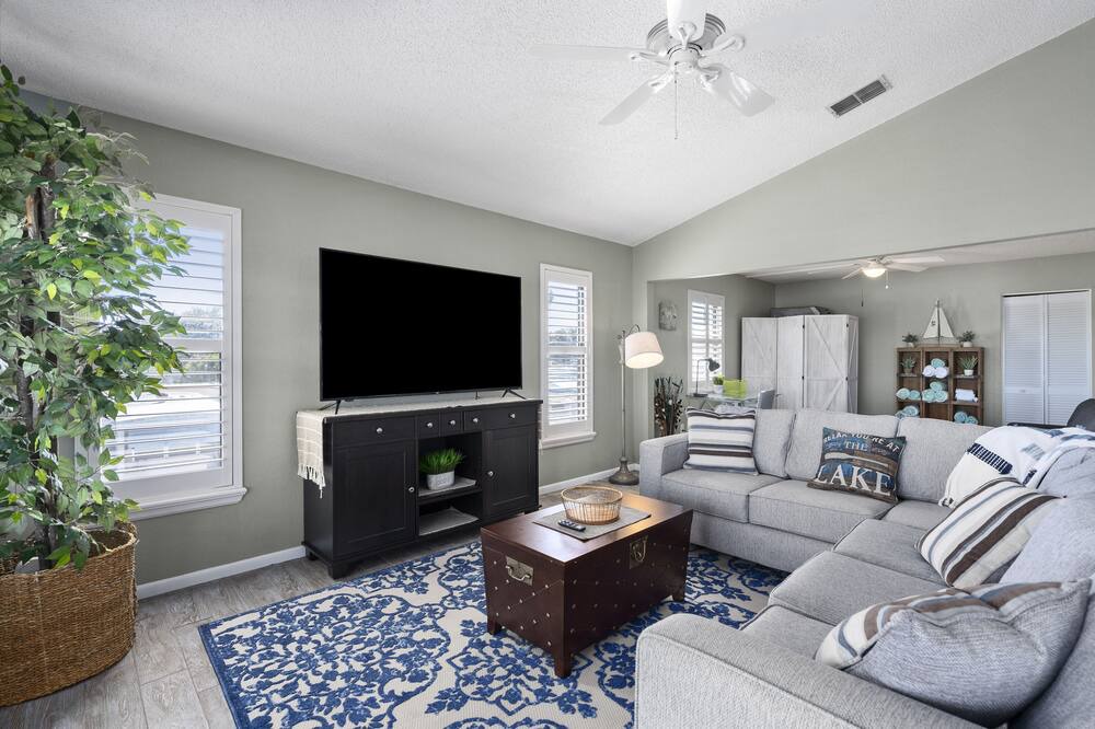 Photo of Livingroom in Seminole