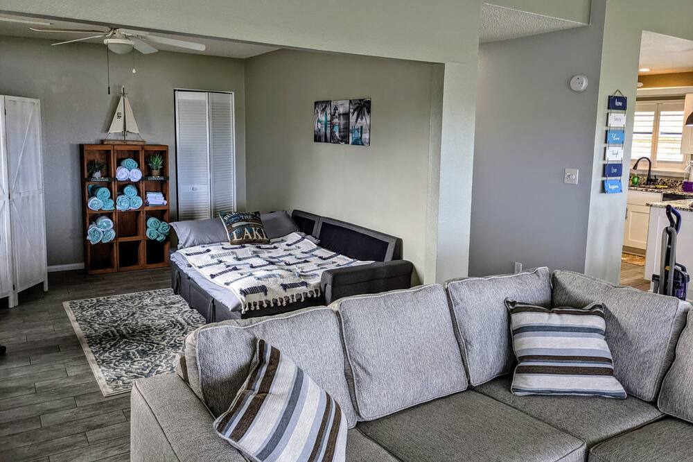Photo of Livingroom in Seminole