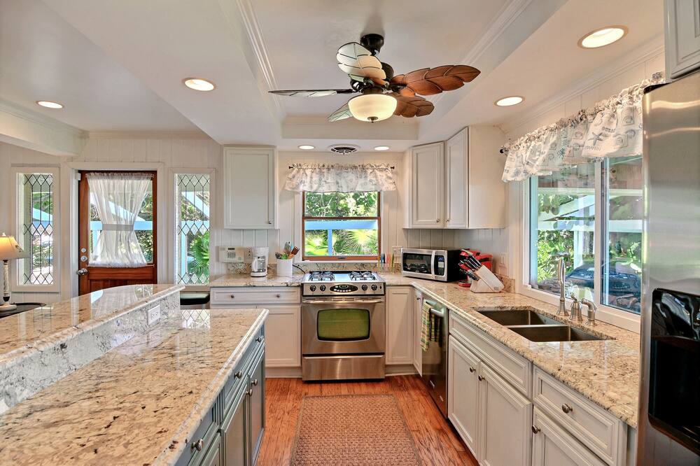 Photo of Kitchen in Orchid Island