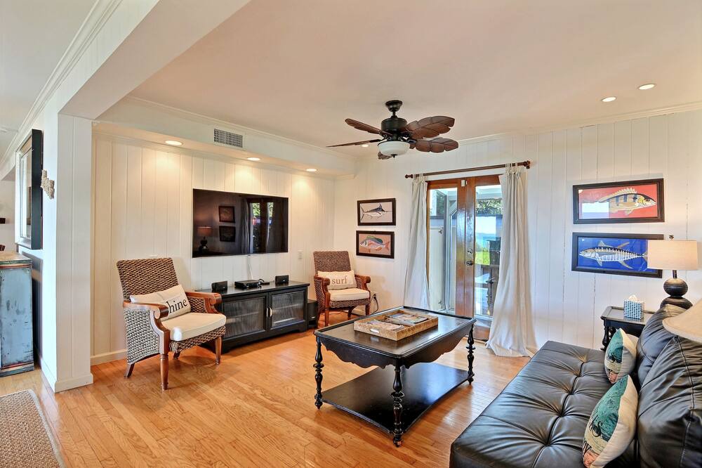 Photo of Livingroom in Orchid Island