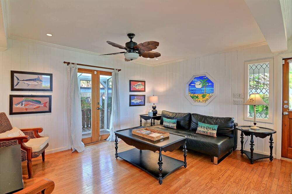 Photo of Livingroom in Orchid Island