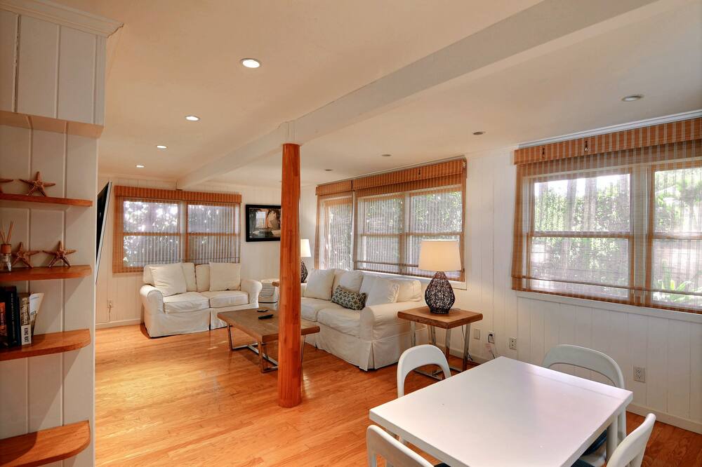Photo of Livingroom in Orchid Island