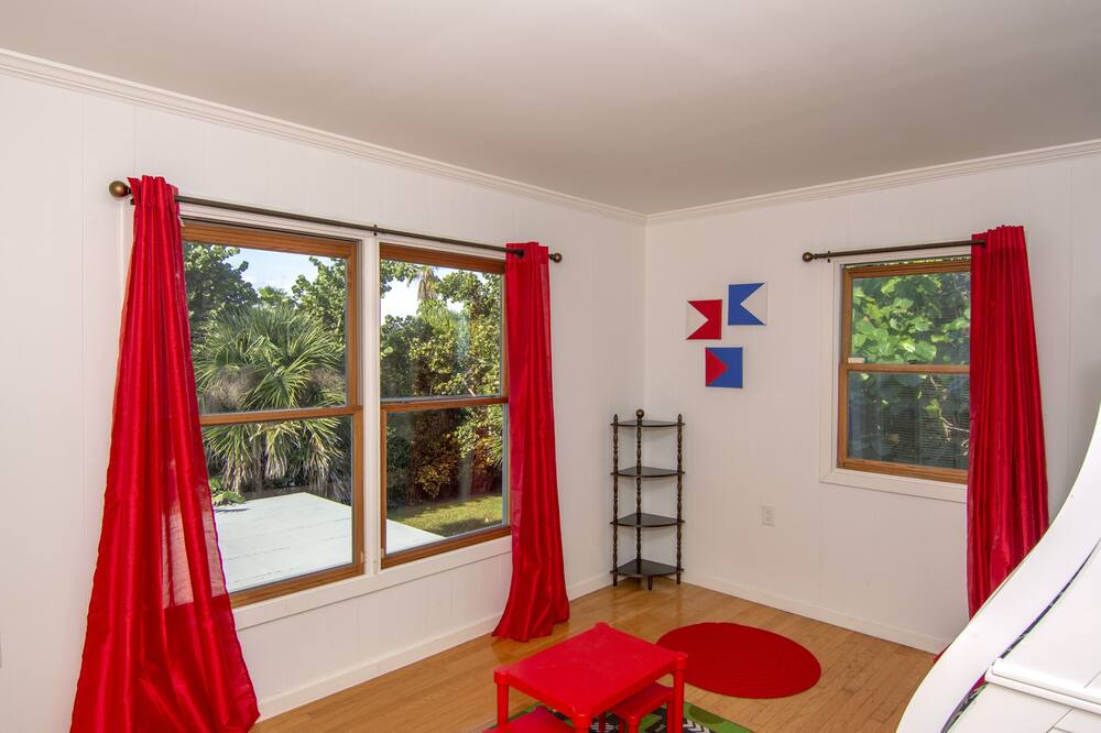 Photo of Bedroom in Orchid Island