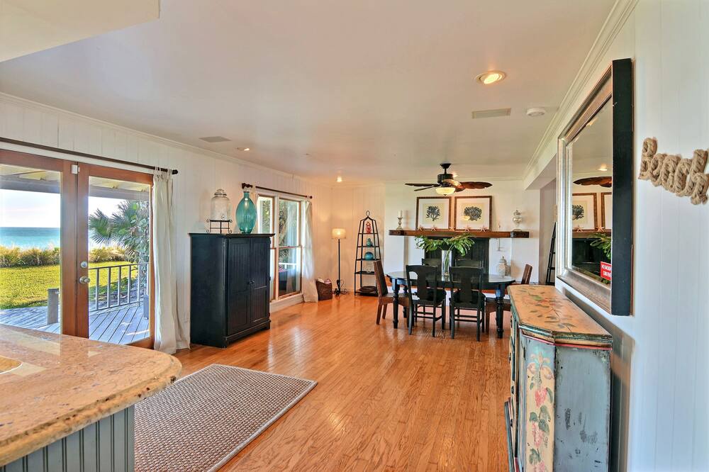 Photo of Livingroom in Orchid Island