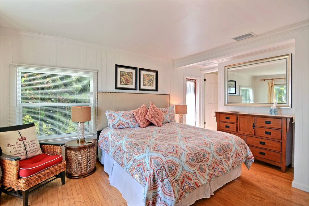 Photo of Bedroom in Orchid Island