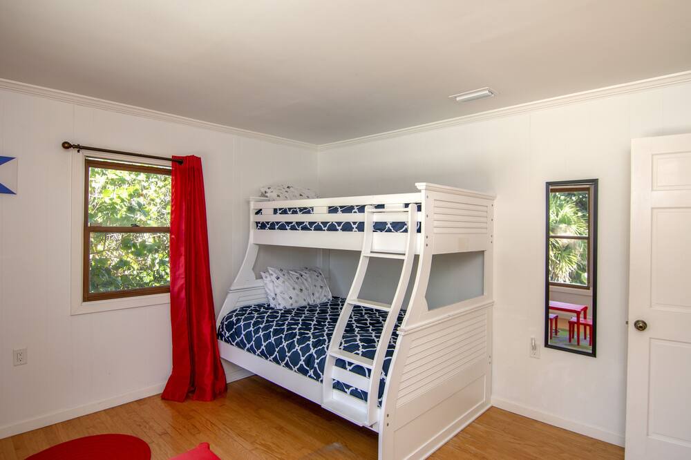 Photo of Bedroom in Orchid Island