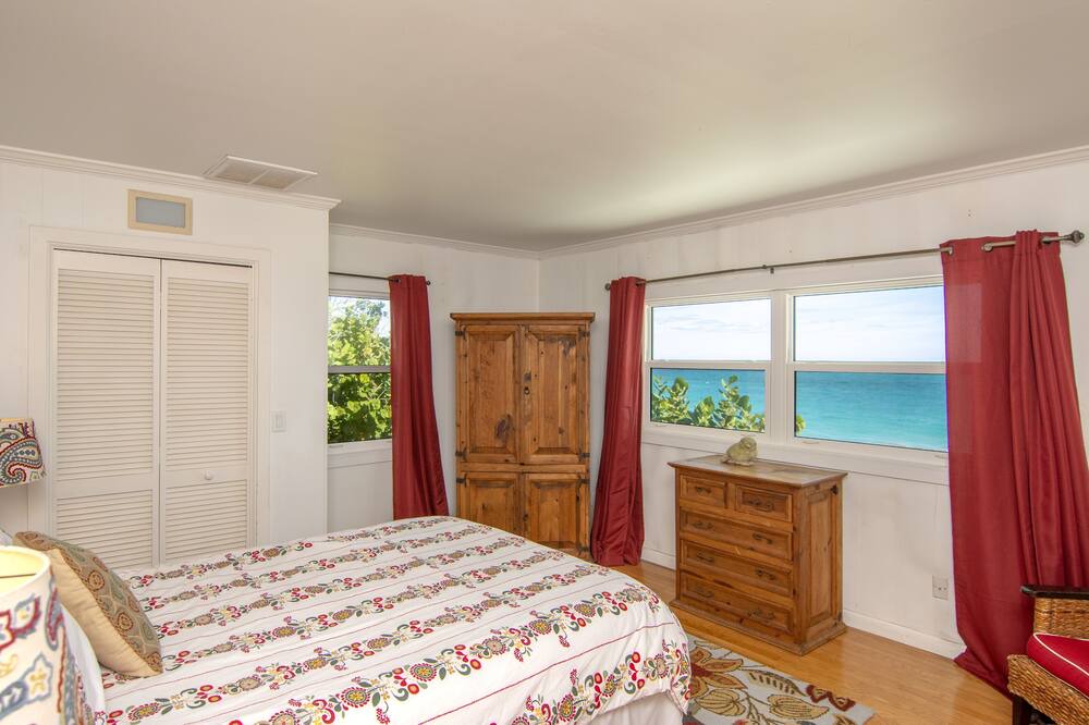 Photo of Bedroom in Orchid Island